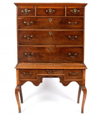 An 18th Century mahogany chest 2ddfcc