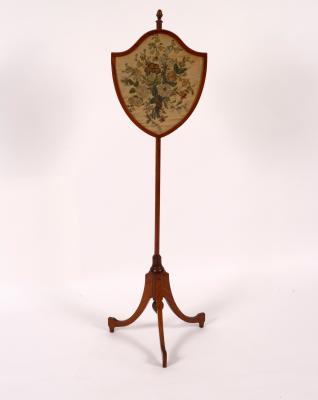 A satinwood pole screen the shield shaped 2de003