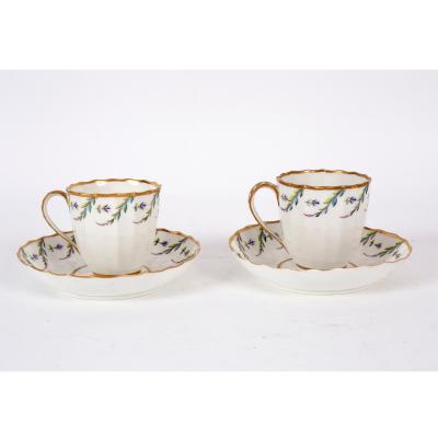 A pair of Pinxton fluted coffee cups
