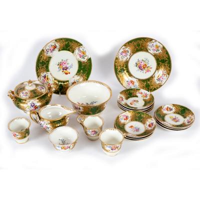 A Coalport part tea service, circa