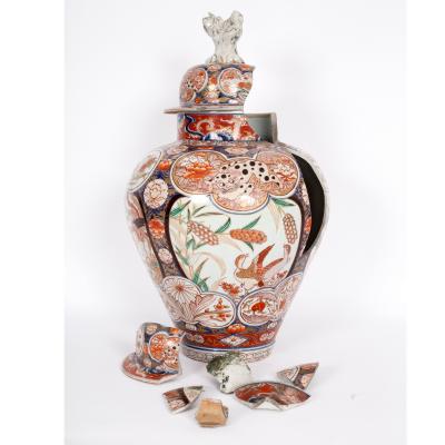 A Japanese Imari jar and cover,