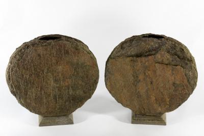 A pair of modern garden sculptures  2de41b