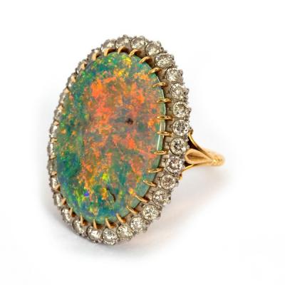 An opal and diamond cluster ring  2de59c