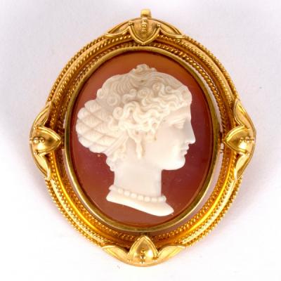 A late Victorian stone cameo brooch,