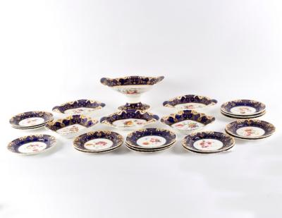 Sixteen early 19th Century dessert plates,