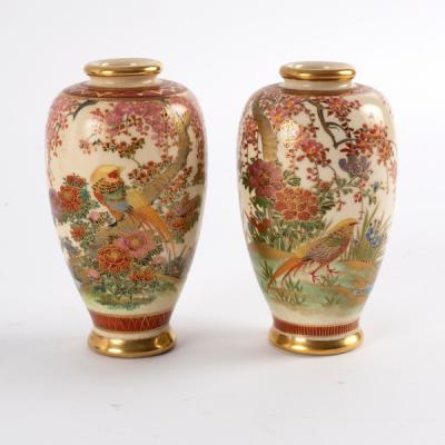 A pair of Japanese Satsuma bottle 2de698