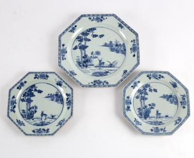 Three Chinese export blue and white