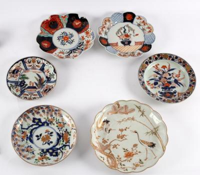 Three Japanese Imari circular dishes  2de6ad