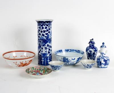 A small group of Chinese blue and white