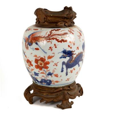 An 18th Century Chinese Imari vase  2de6c6