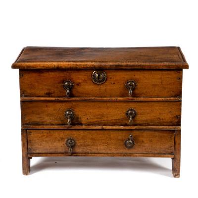 An 18th Century Welsh fruitwood 2de7c5