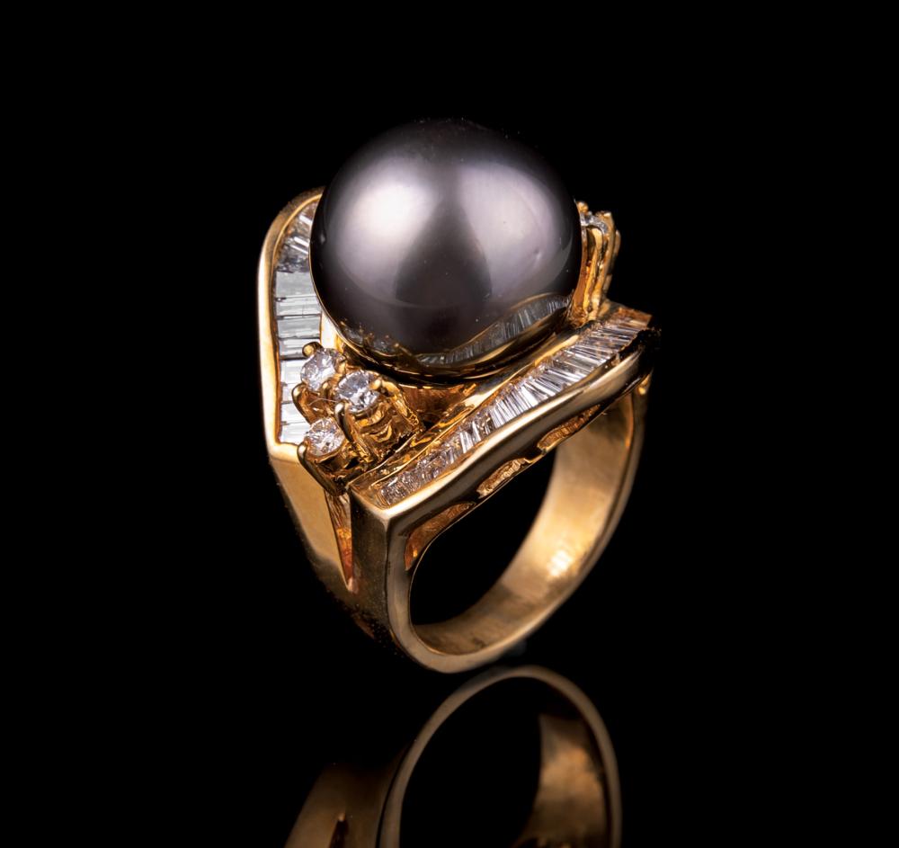 18 KT. YELLOW GOLD, DIAMOND AND