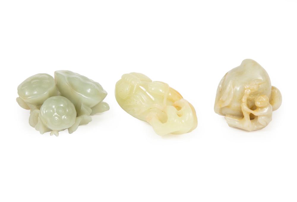 THREE CHINESE JADE CARVINGSThree 2ded43