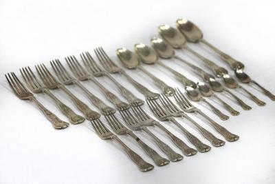 A quantity of King s pattern silver 2dc834