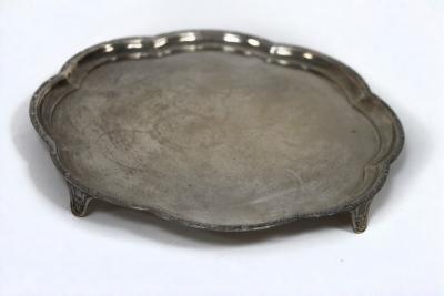 An Edwardian silver salver Elkington 2dc848