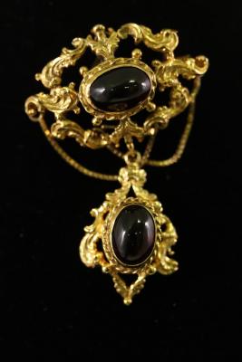 A Victorian style 9ct gold and 2dc8bb