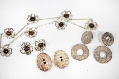 A necklace and ear clips of modern 2dc8bc