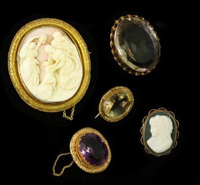 A Victorian shell cameo oval brooch 2dc8bd