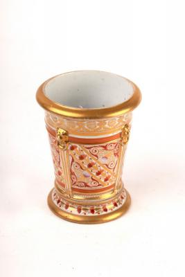 An English porcelain cache pot