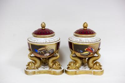 A pair of 20th Century pot pourri