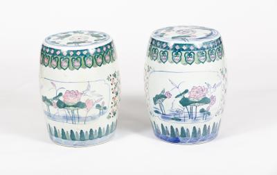 A pair of Chinese porcelain barrel-shaped