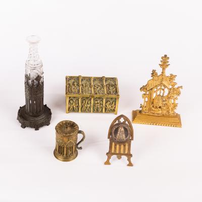 A group of chimney ornaments and 2dcc05