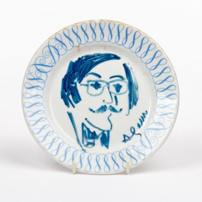 A plate decorated a portrait of 2dcccc