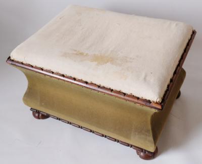 A Regency waisted ottoman with 2dce6a