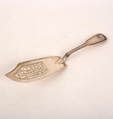 A Victorian silver fish slice, fiddle,