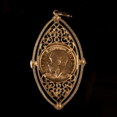 A George V gold sovereign 1912  2dd23b