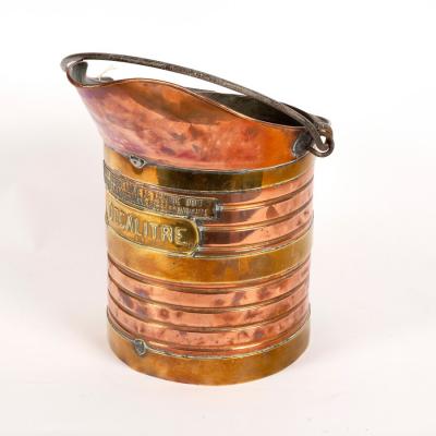 A French copper Decalitre bucket  2dd2b2