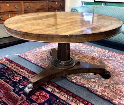 A William IV rosewood centre table  2dd5c3