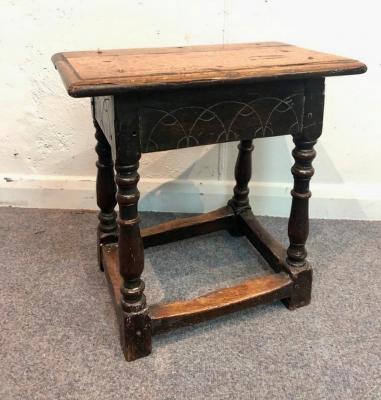 An 18th Century oak joint stool 2dd5cd