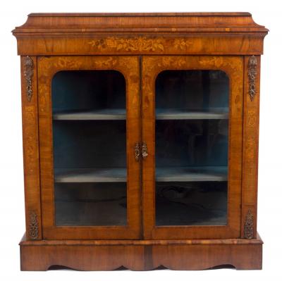 A Victorian walnut and inlaid display 2dd5d5