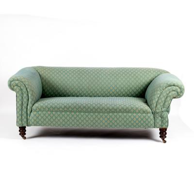 A Victorian Chesterfield sofa  2dd5e0