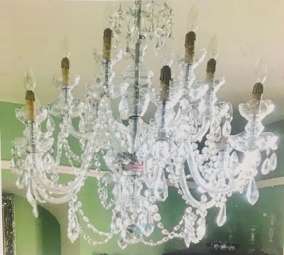 A twelve branch cut glass chandelier 2dd5e1