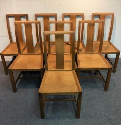 A set of eight oak dining chairs 2dd5f6