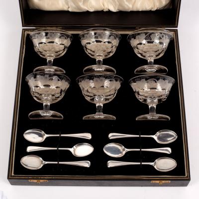 A cased set of six cut glass glacé