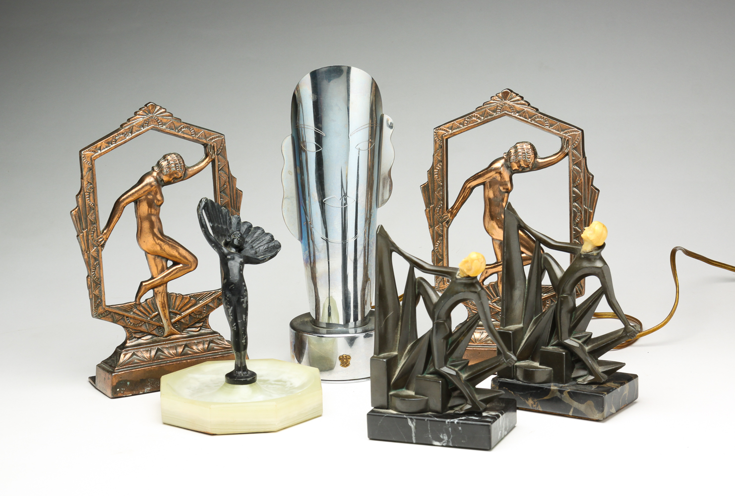 SIX AMERICAN ART DECO STYLE BOOKENDS 2dfe70