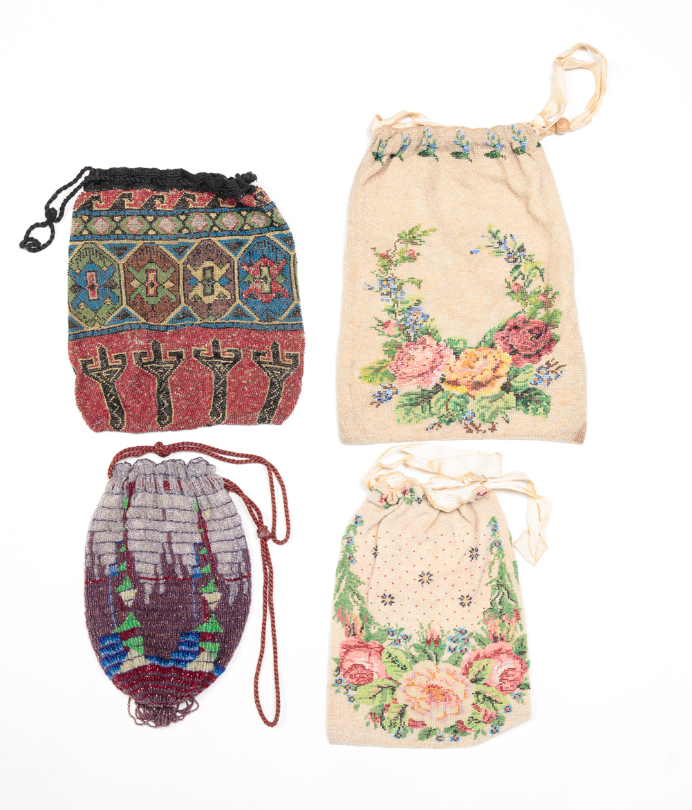 FOUR BEADED PURSES WITH DRAWSTRING 2dfe8a