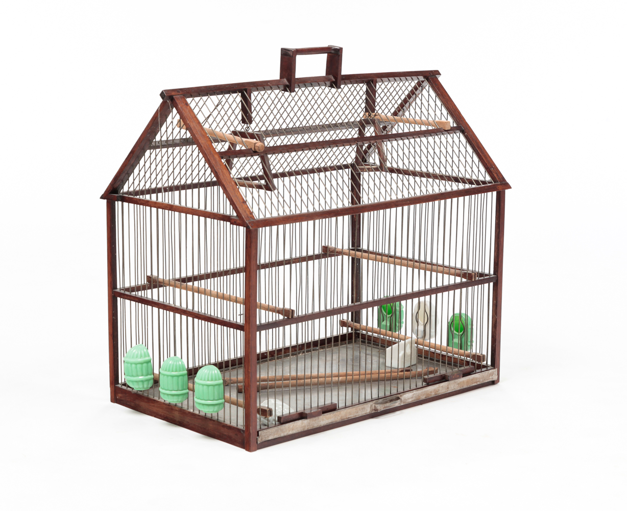 AMERICAN BARN SHAPED BIRDCAGE.