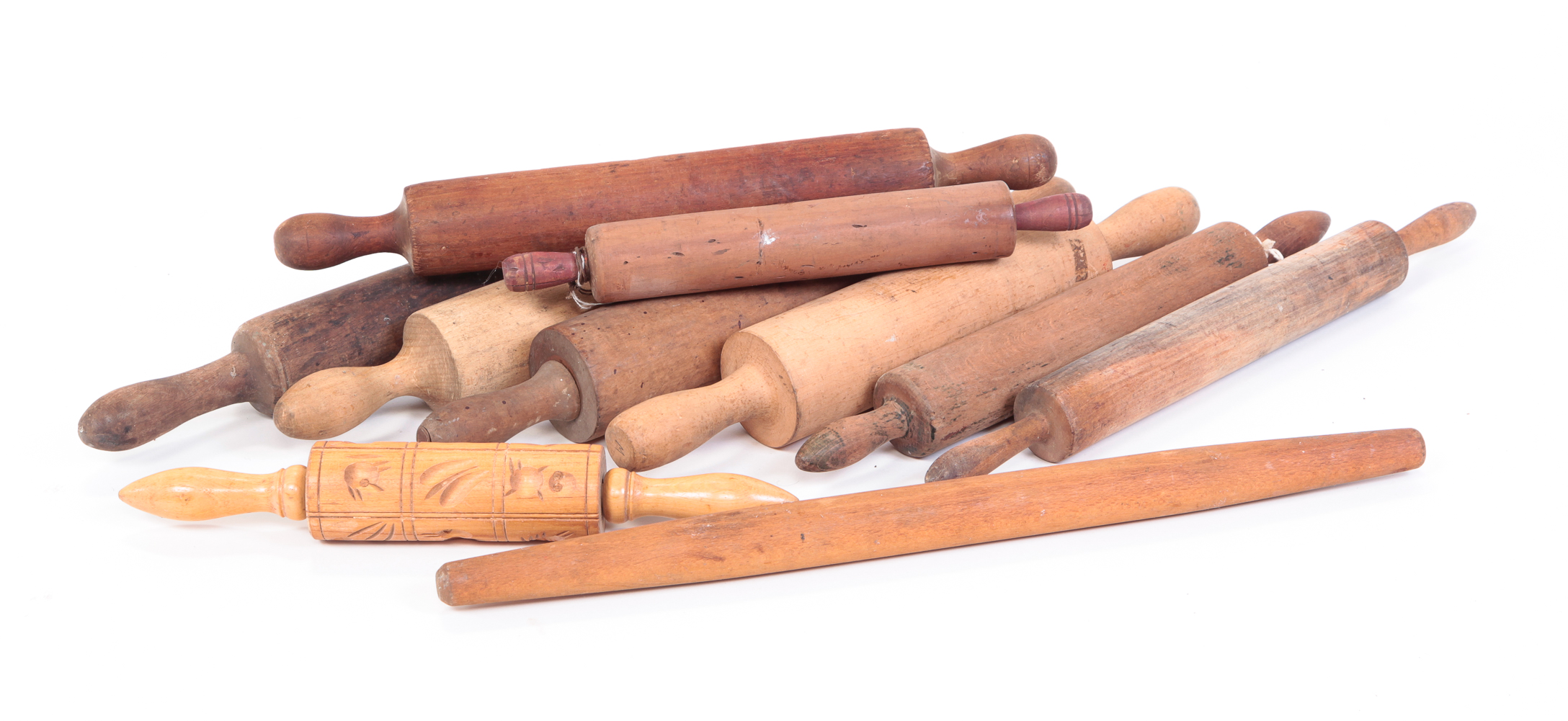 COLLECTION OF AMERICAN ROLLING PINS.