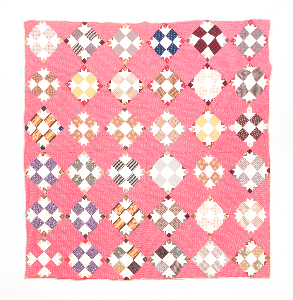 AMERICAN PIECED QUILT. Circa 1900.