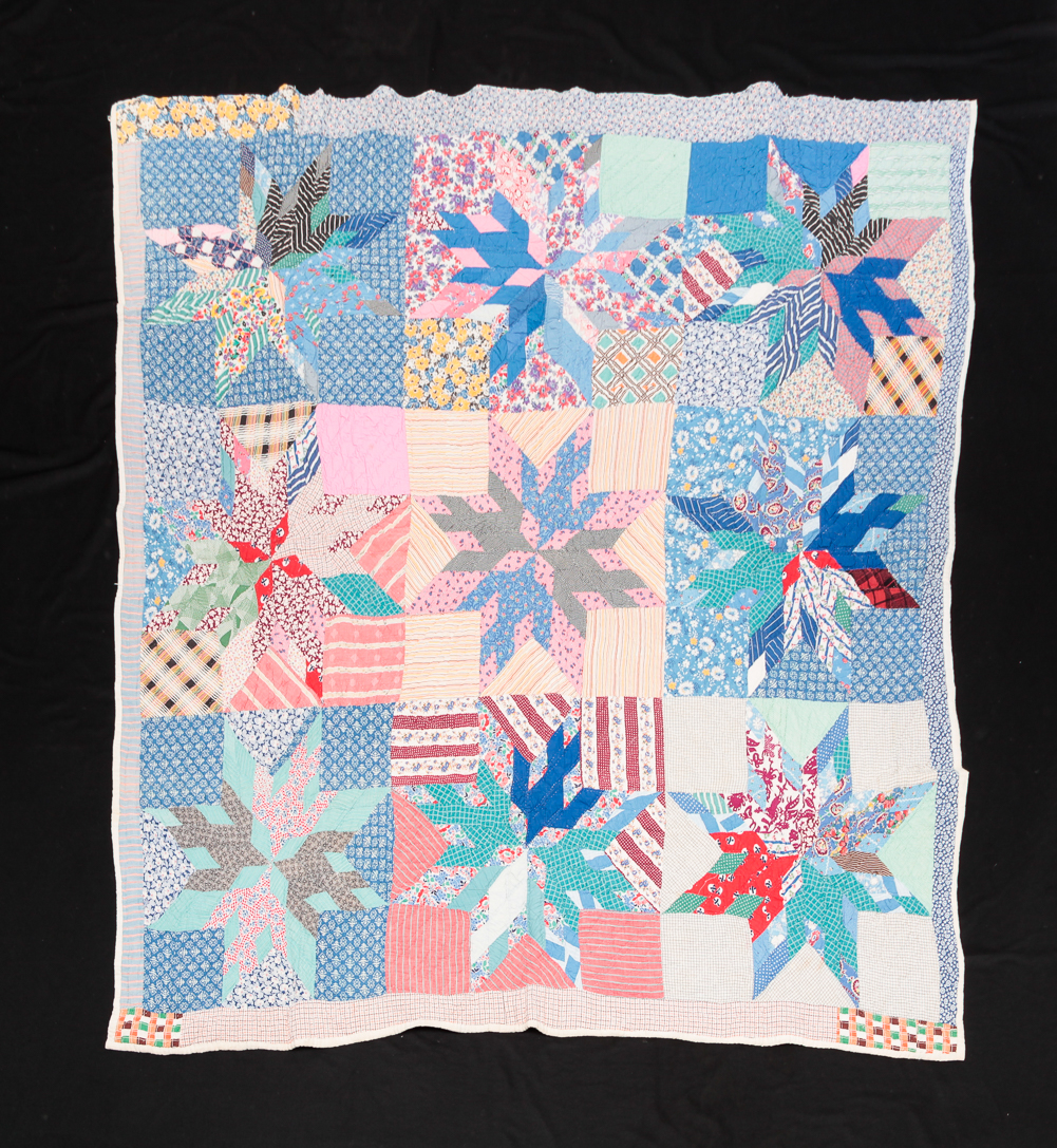 AMERICAN PIECED QUILT. Late 19th-early