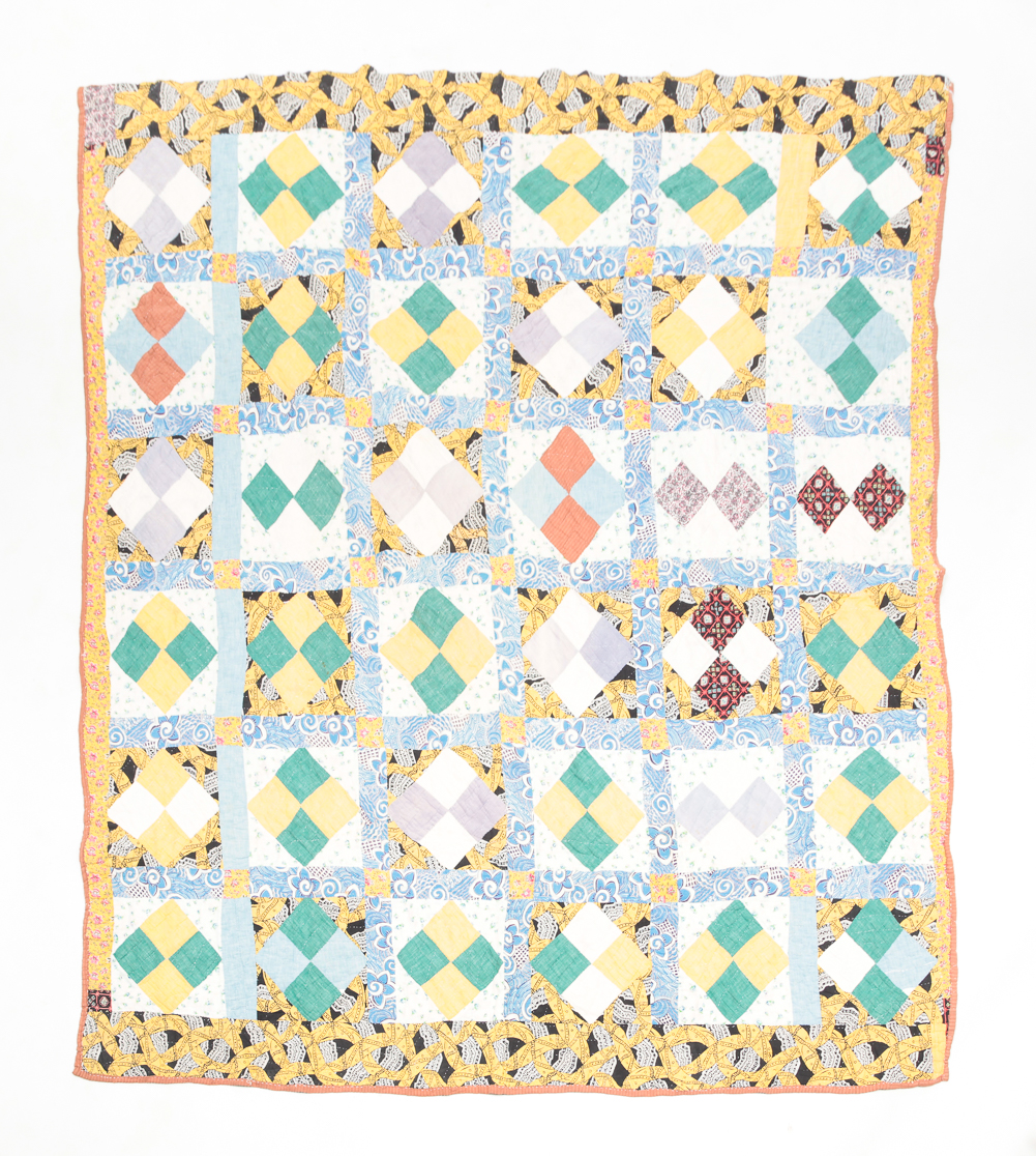 AMERICAN PIECED QUILT First half 2e00ff