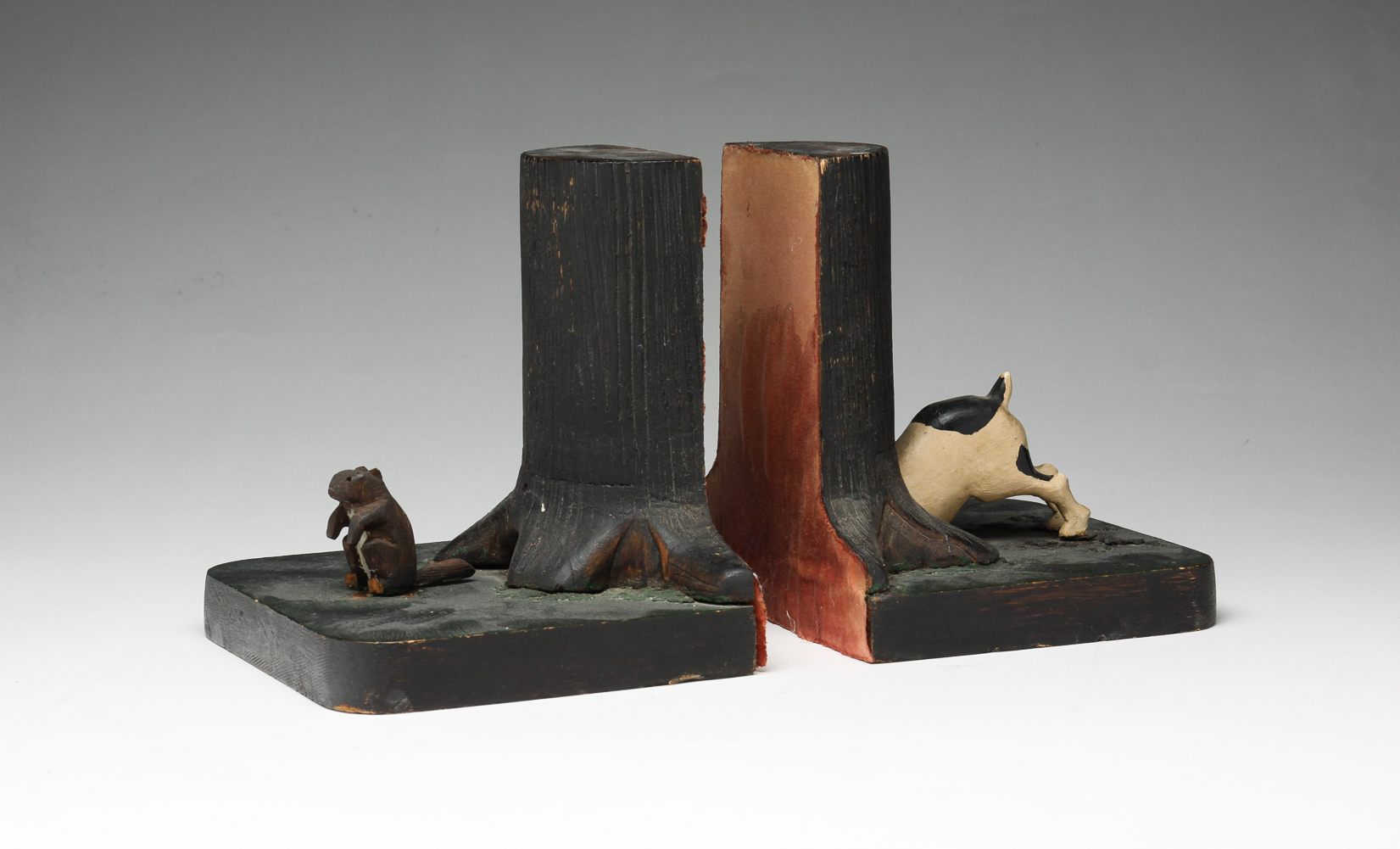 PAIR OF AMERICAN FOLKSY DOG BOOKENDS  2e0119