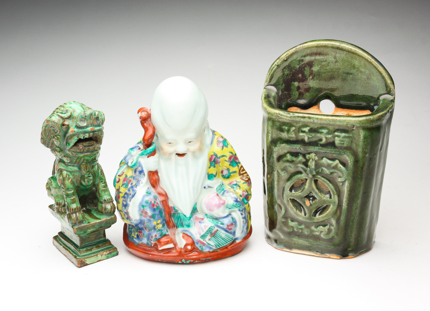 THREE CHINESE CERAMICS INCLUDING