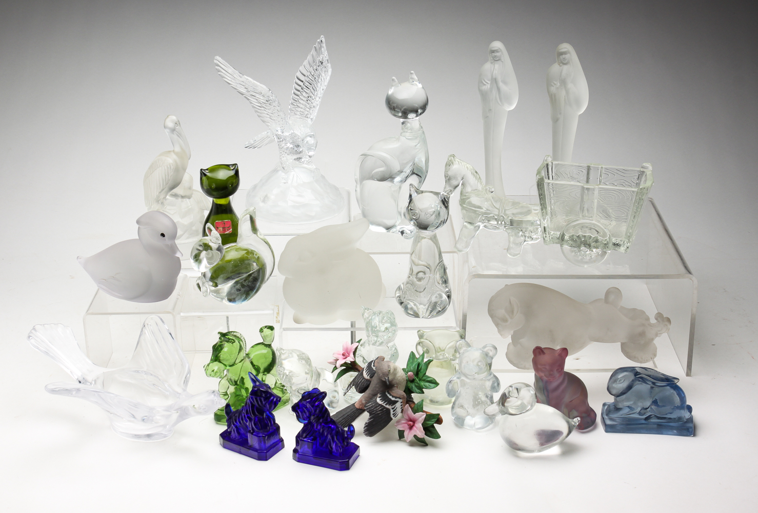 GROUP OF GLASS FIGURINES American  2e01fd