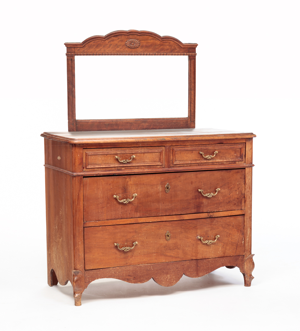 EUROPEAN CHEST OF DRAWERS AND MIRROR  2e0266