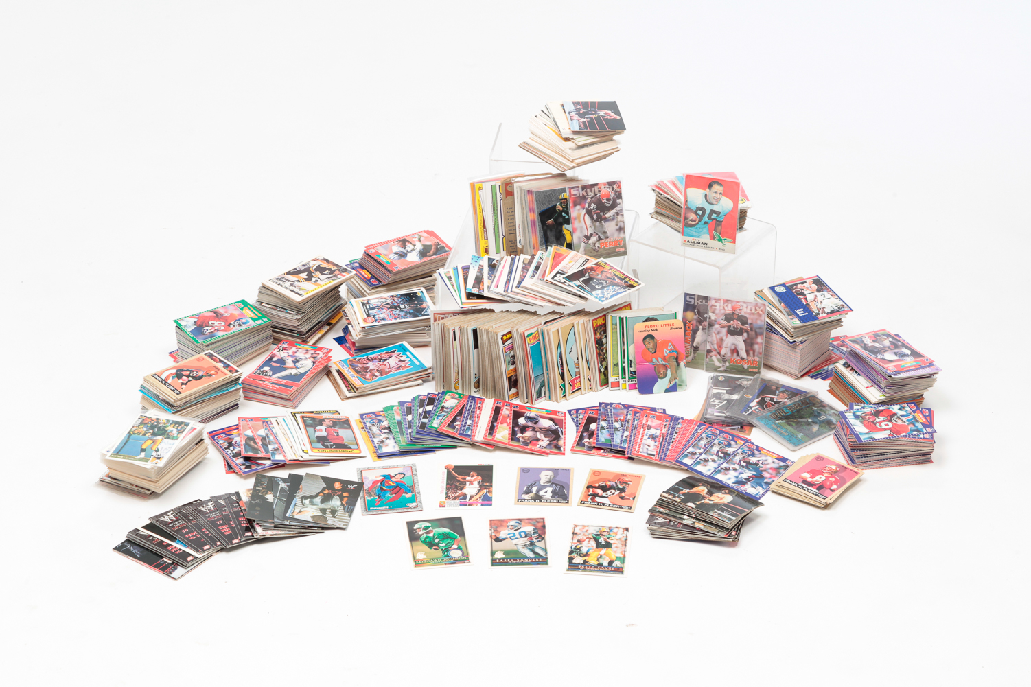 ASSORTED TRADING CARDS Includes 2e033b